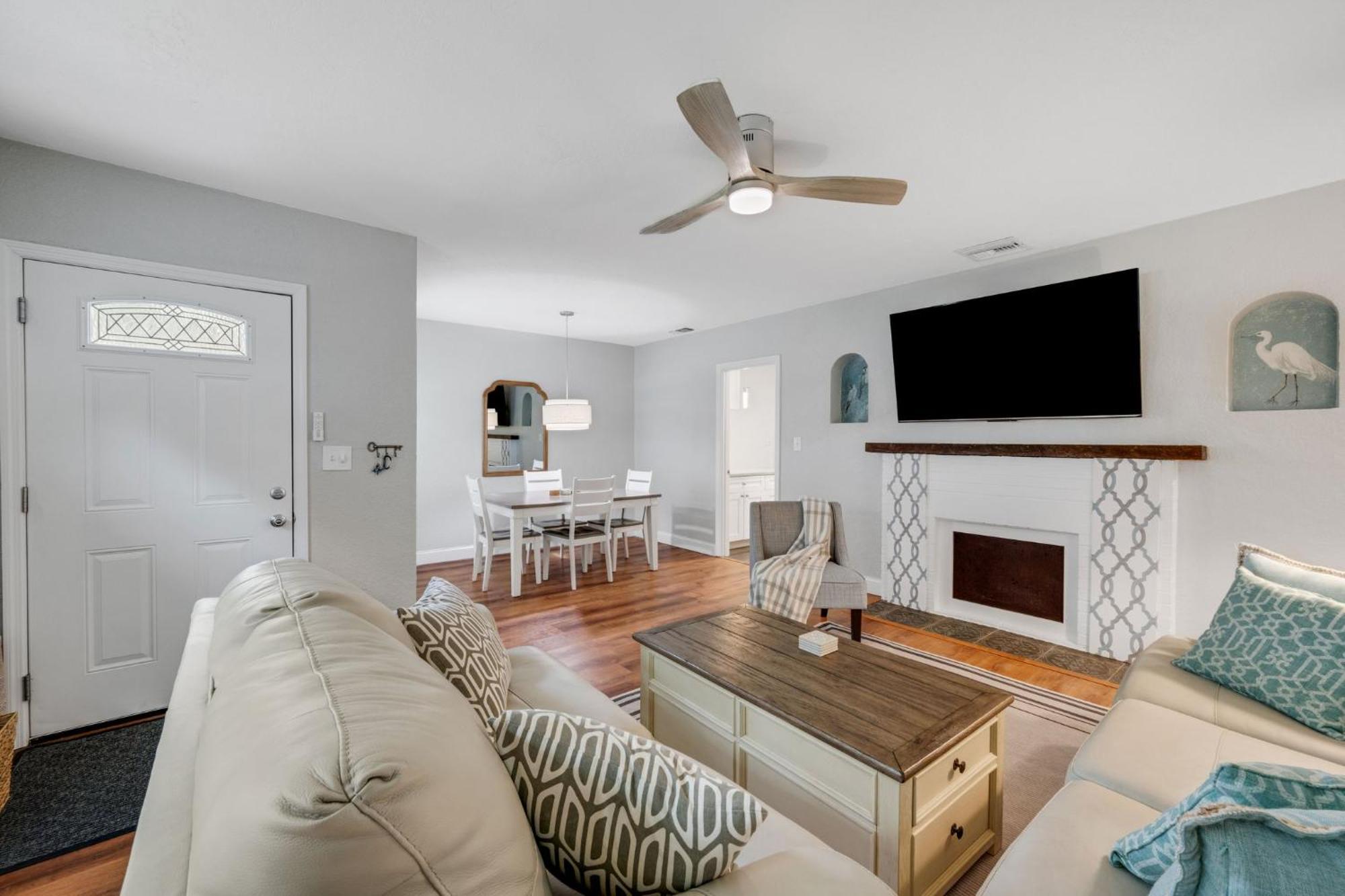 Poolside Oasis - Just Steps To The Sand! - Monthly Beach Rental Clearwater Beach Exterior foto