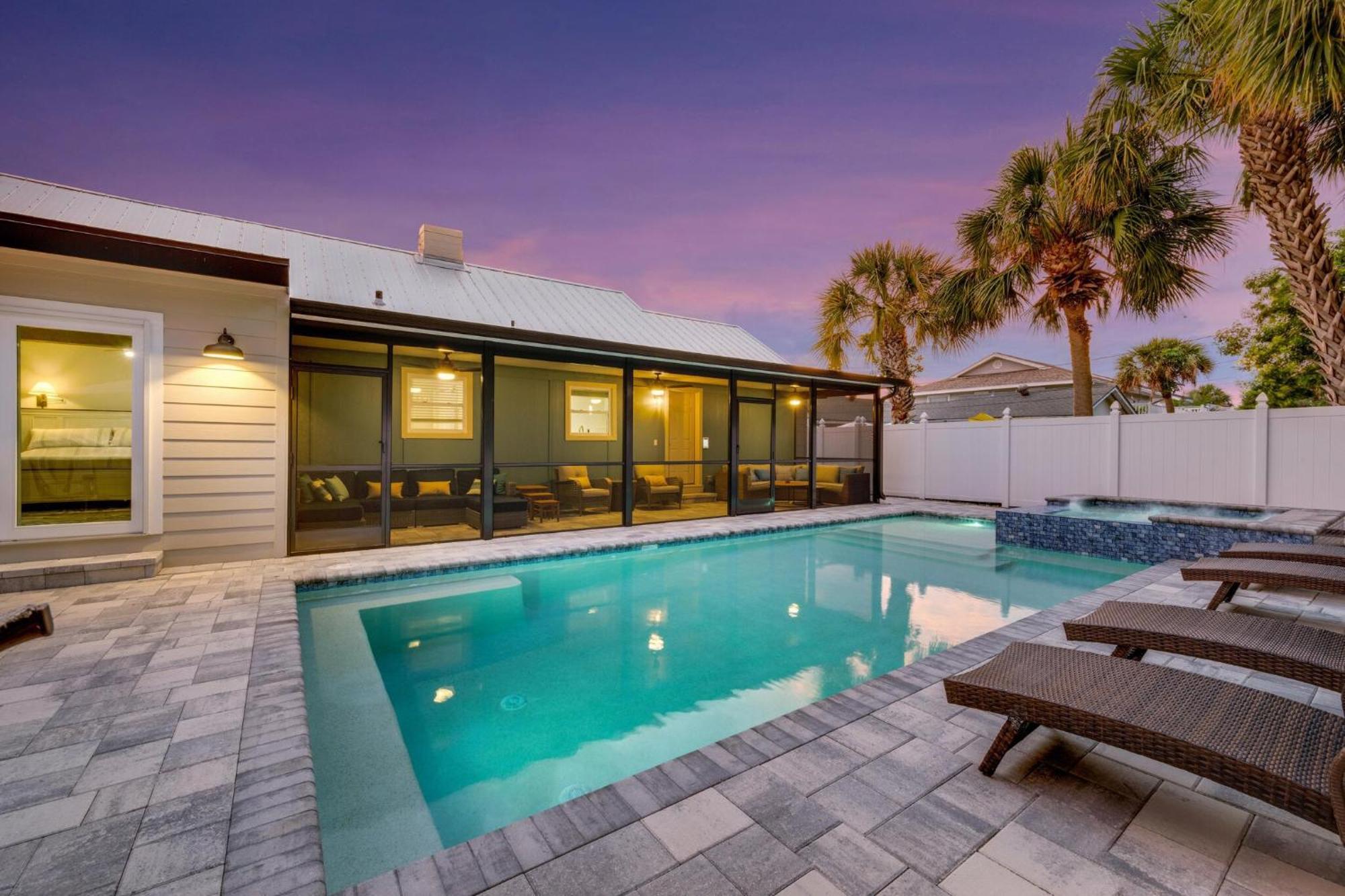 Poolside Oasis - Just Steps To The Sand! - Monthly Beach Rental Clearwater Beach Exterior foto