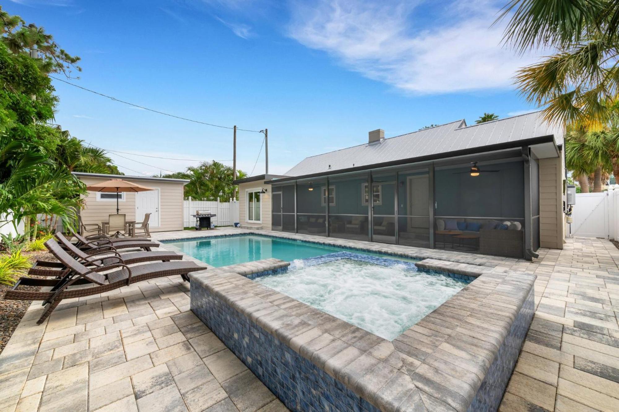 Poolside Oasis - Just Steps To The Sand! - Monthly Beach Rental Clearwater Beach Exterior foto
