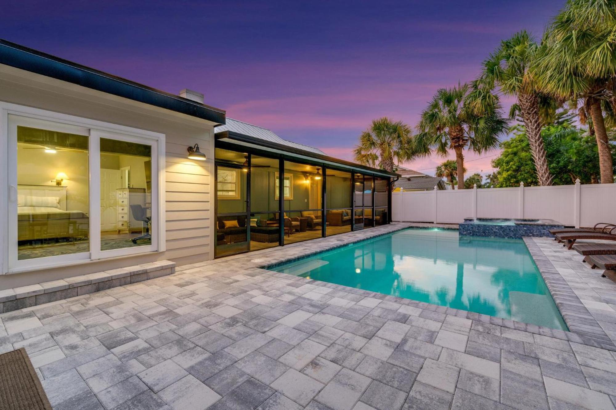 Poolside Oasis - Just Steps To The Sand! - Monthly Beach Rental Clearwater Beach Exterior foto